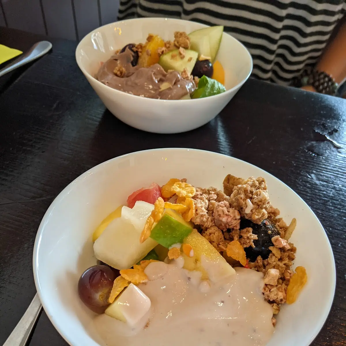 Veganes Jogurt Granola Obstsalat
