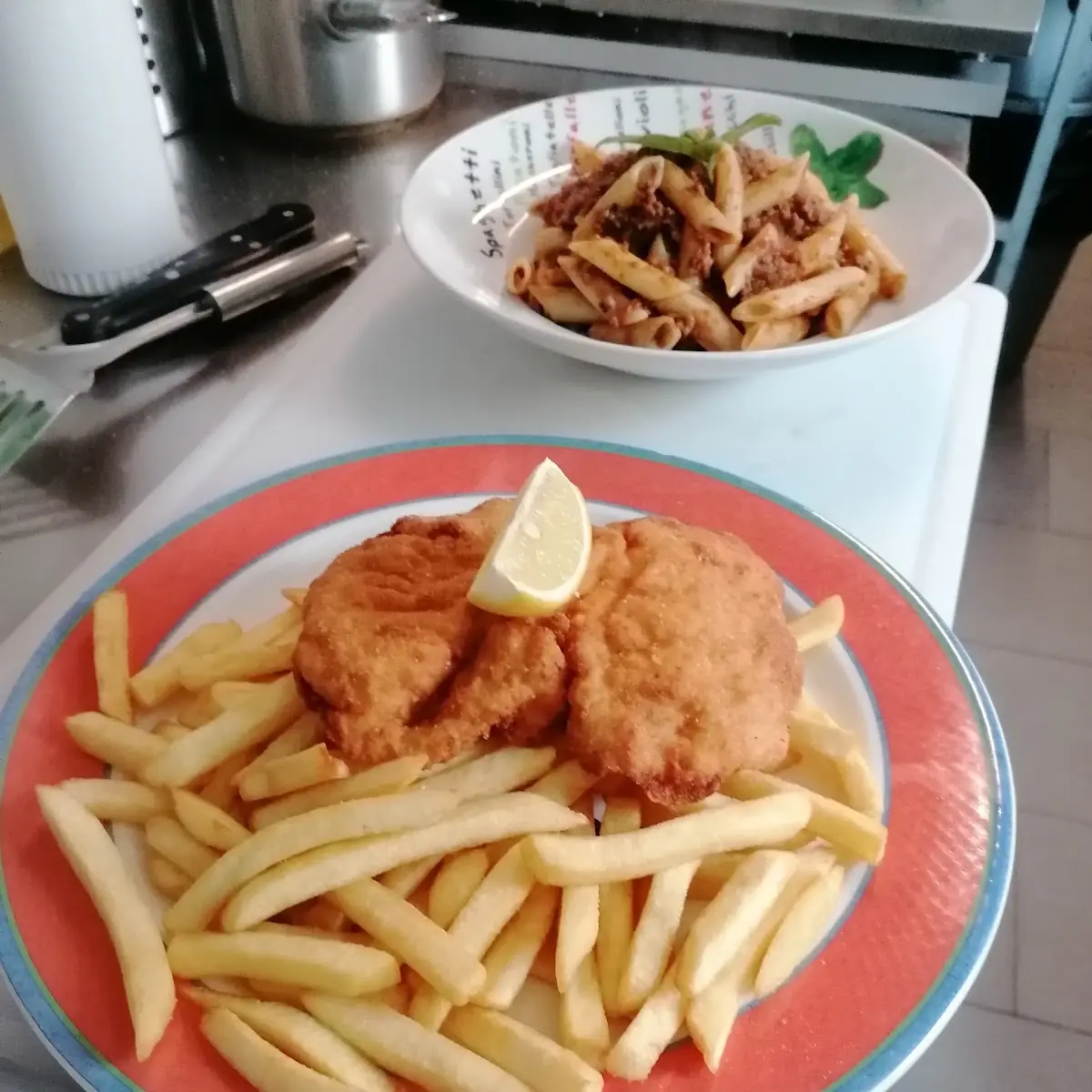 Hühner Schnitzel Mit Pommes