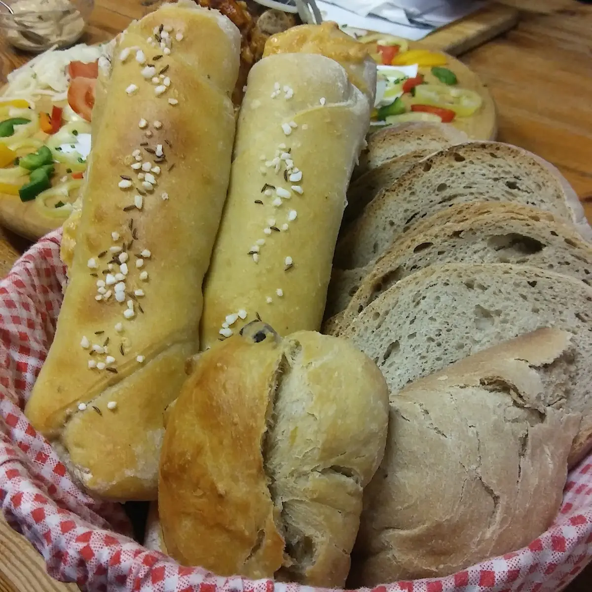 Speckweckerl Käsestangerl Salzstangerl Brot