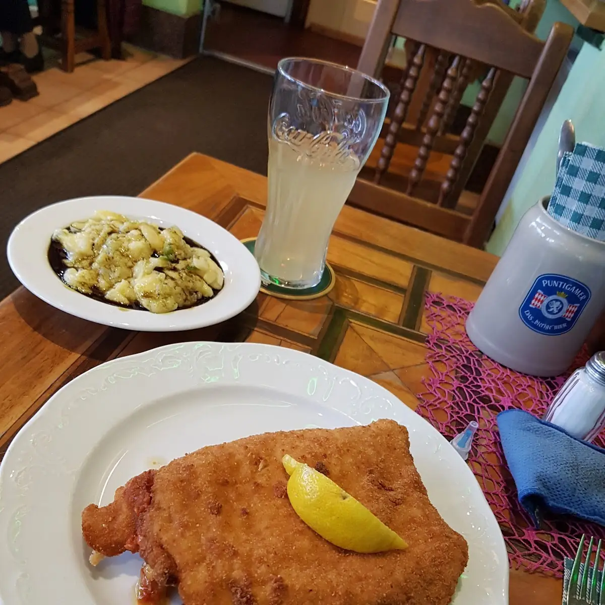 Cordon Bleu Vom Schweinmit Gem Salat