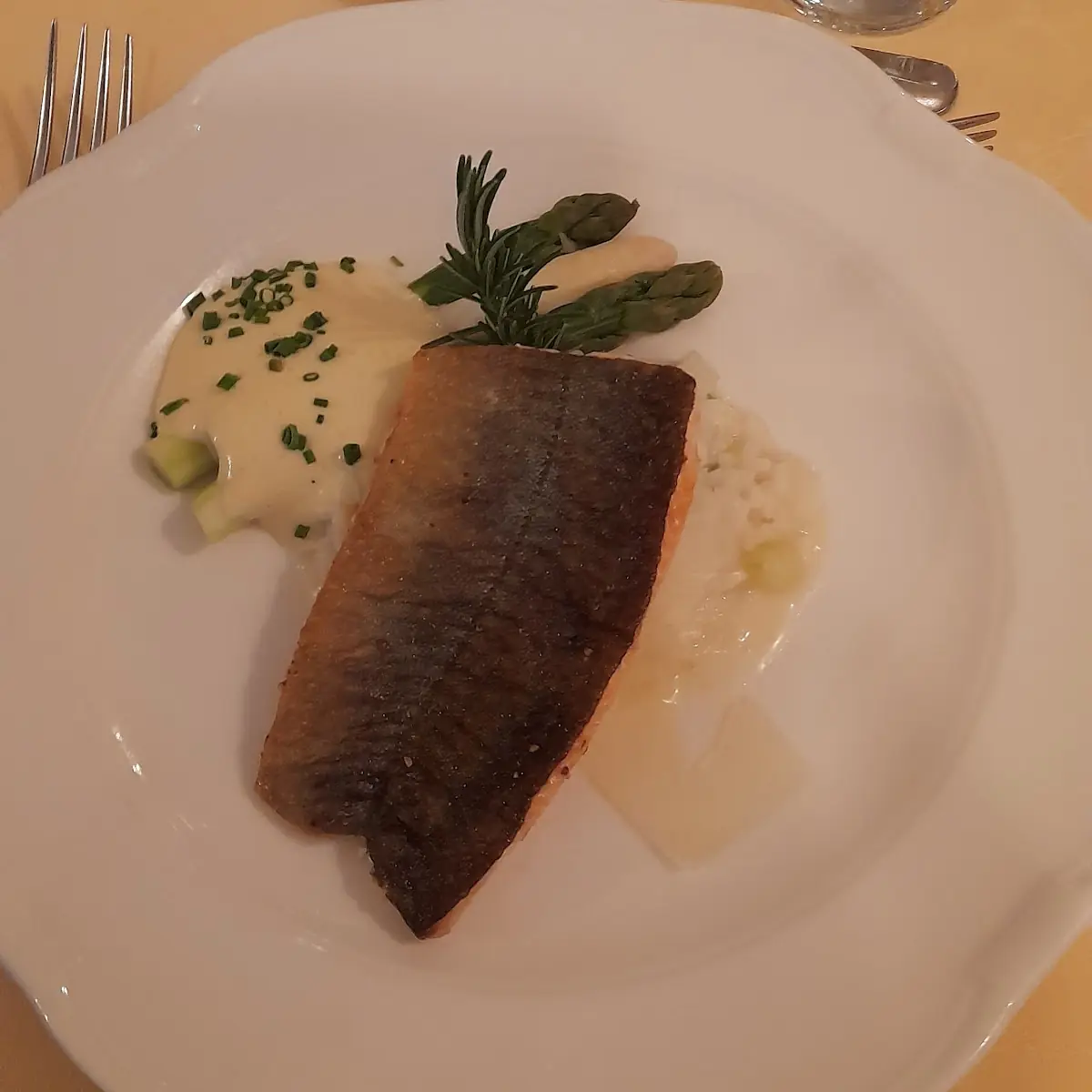 Saibling Mit Spargelpüree