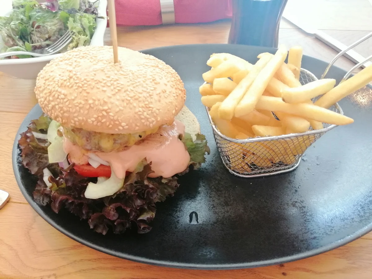Burger Mit Pommes