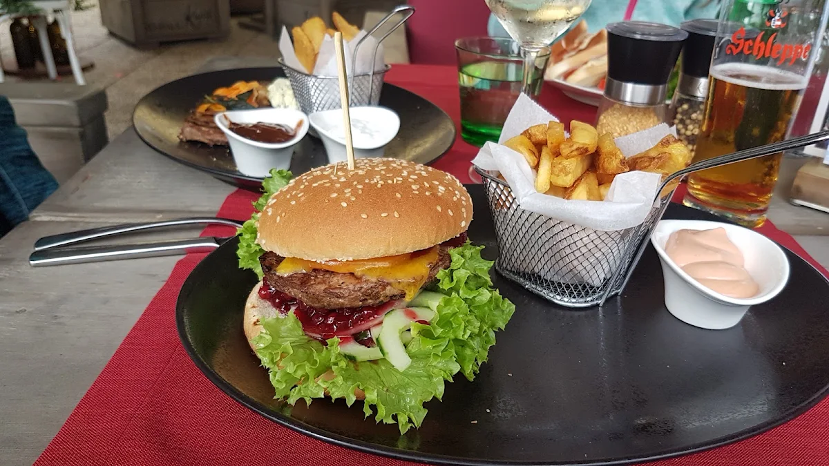 Chili Cheese Burger