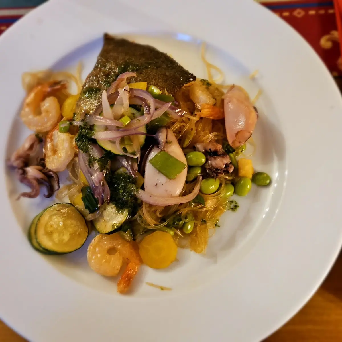 Dreierlei Fisch Auf Glasnudel