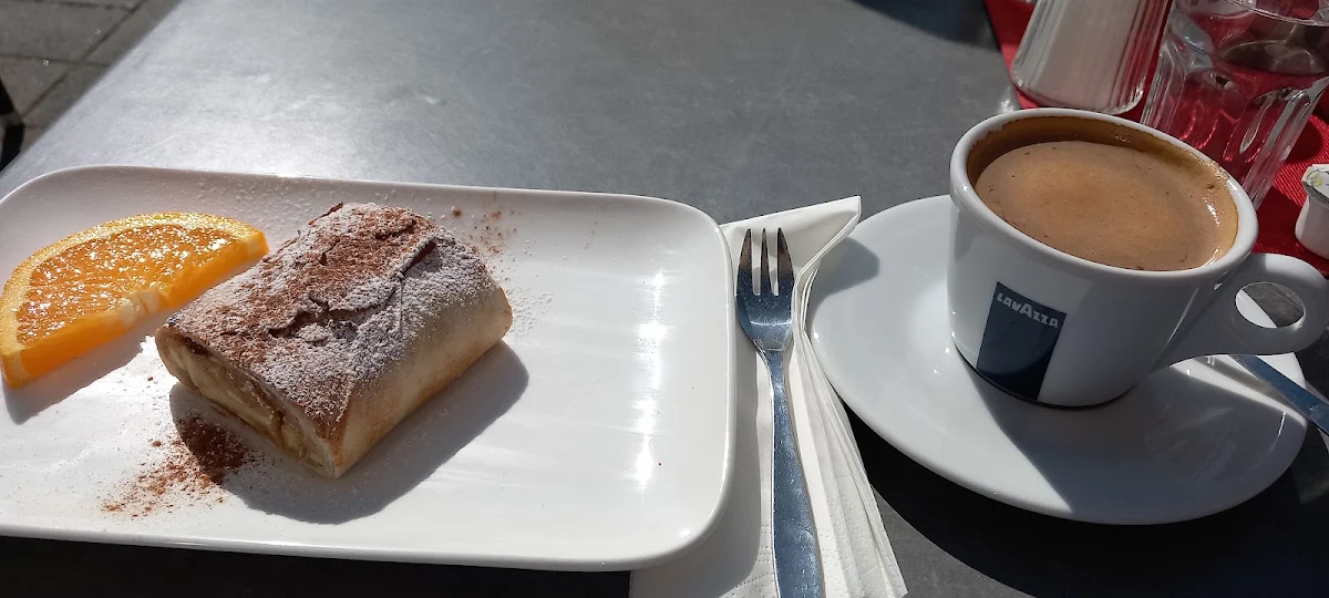 Wiener Apfelstrudel