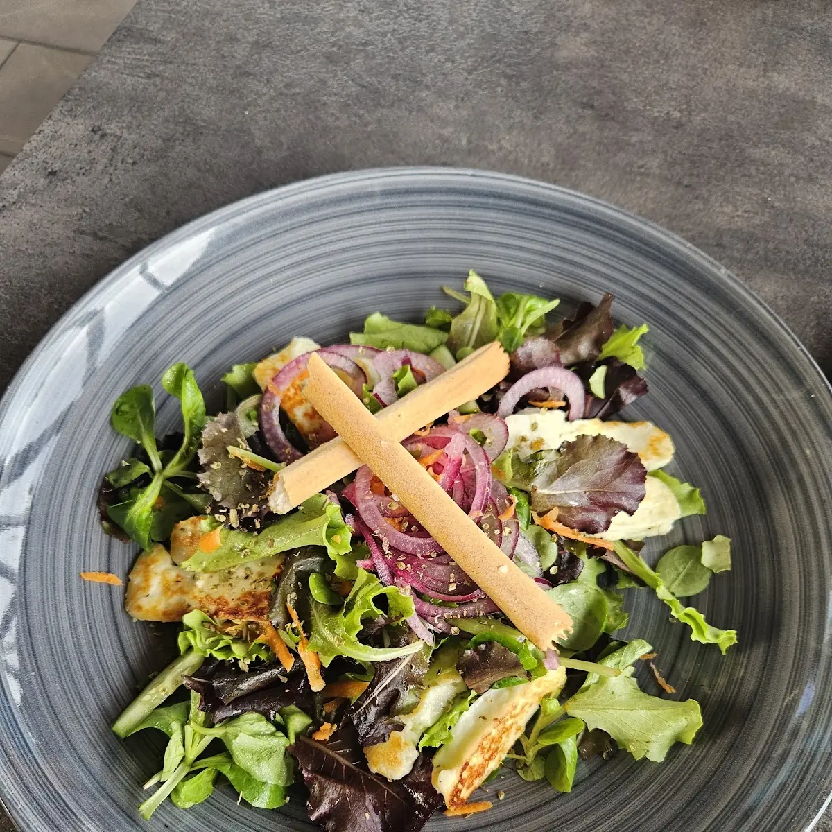 Halloumi Salat