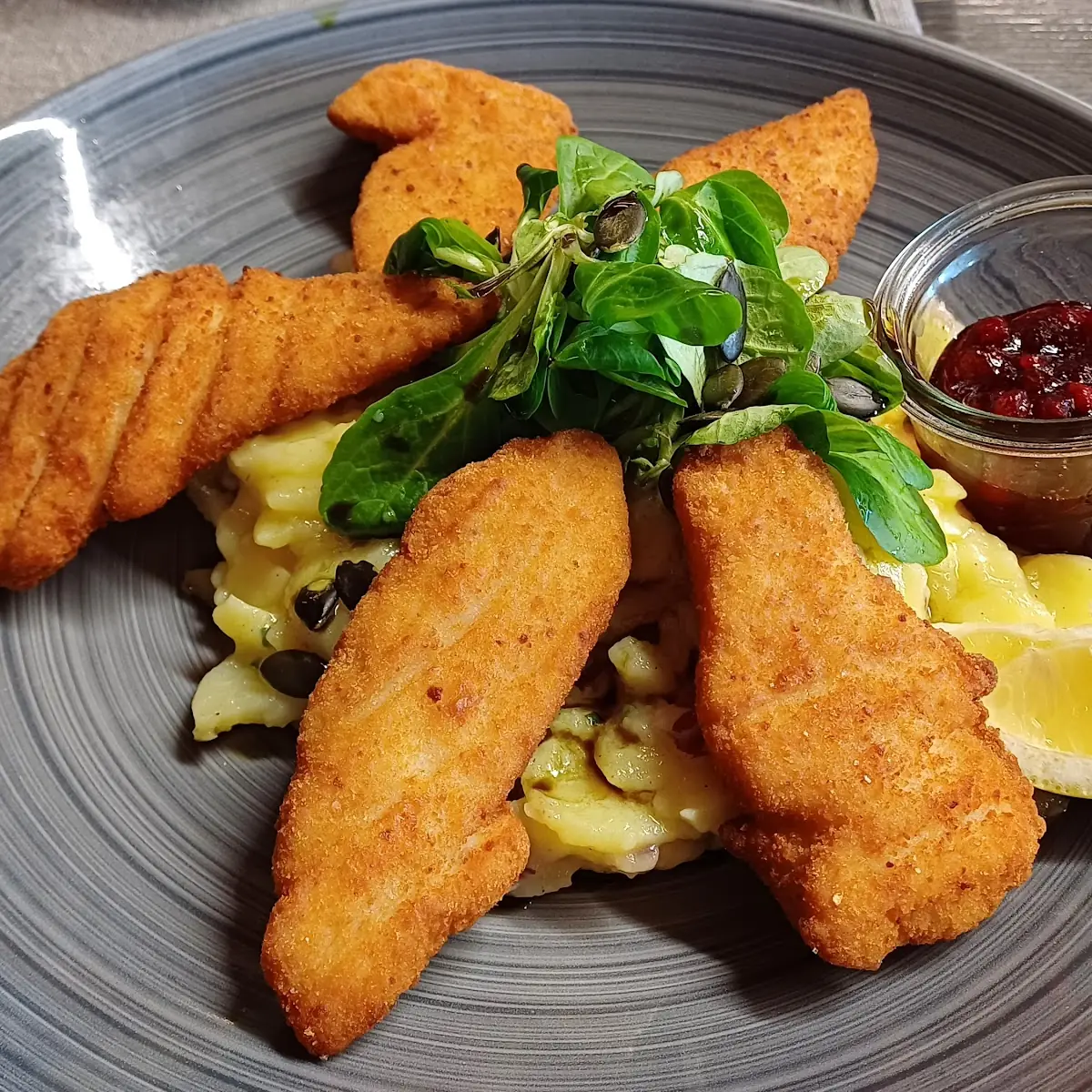 Steirischer Backhendlsalat