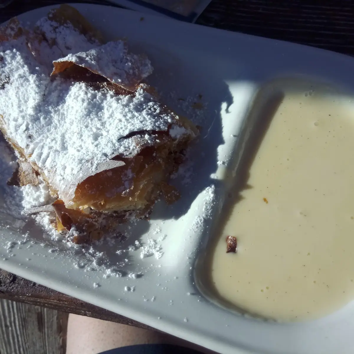 Apfelstrudel Mit Vanillesauce