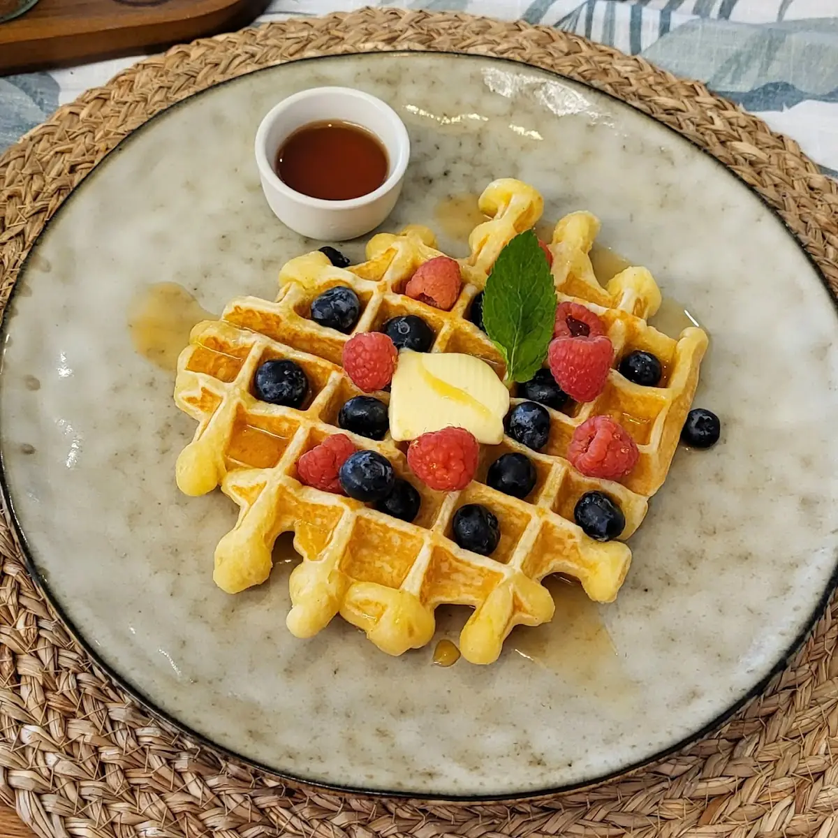 Waffel Mit Roten Früchten
