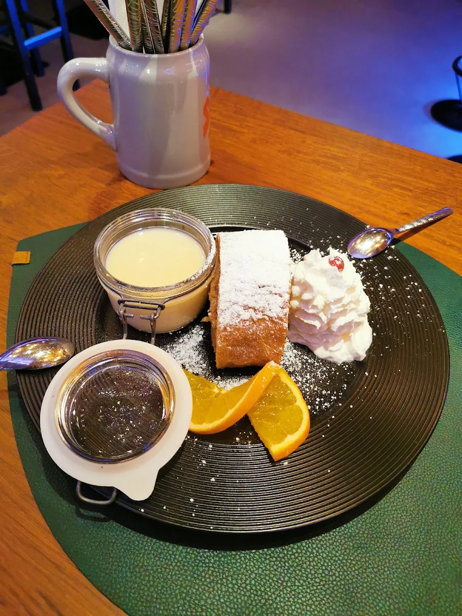 Apfelstrudel Mit Vanillesoße