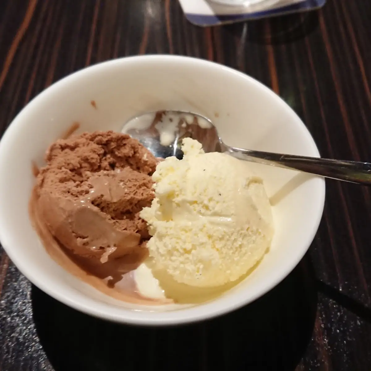 Vanille & Schokoladen Eis Vom Buffet