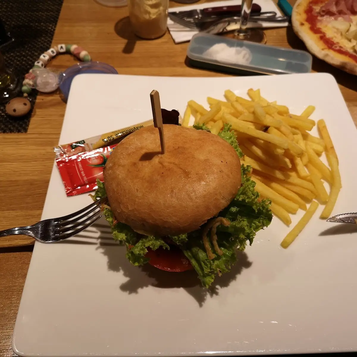 M1 Burger