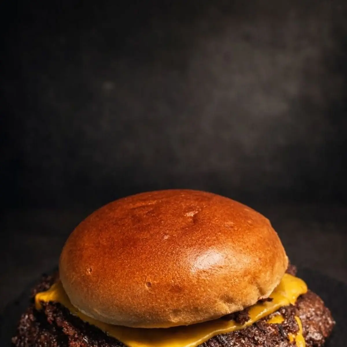 Chilli Cheeseburger Mit Pommes