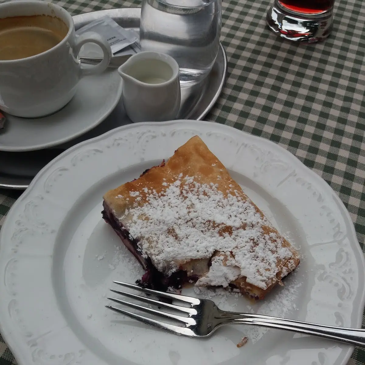 Heidelbeer-topfen-strudel