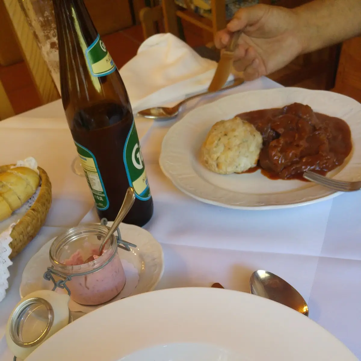 Wildgoulasch Mit Selbsgemachte Ravioli