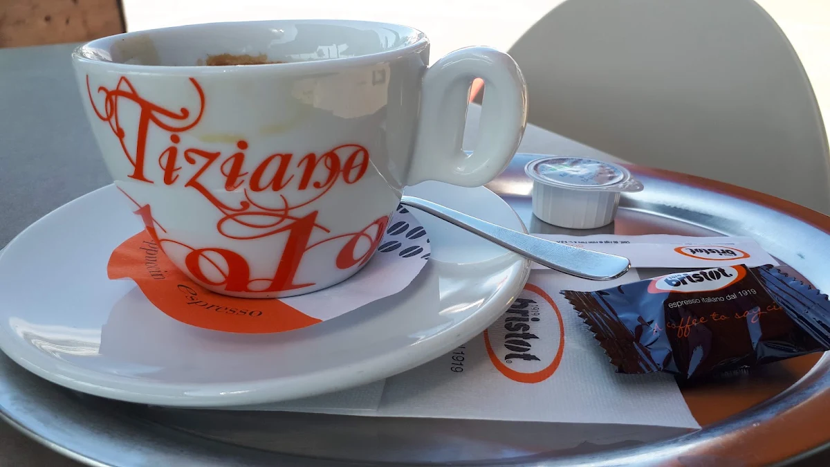 Großer Schwarzer Espresso
