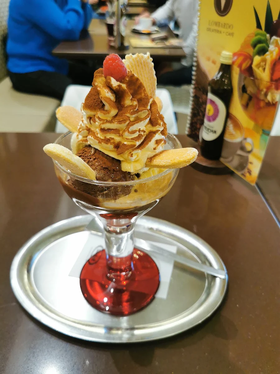 Tiramisu Becher