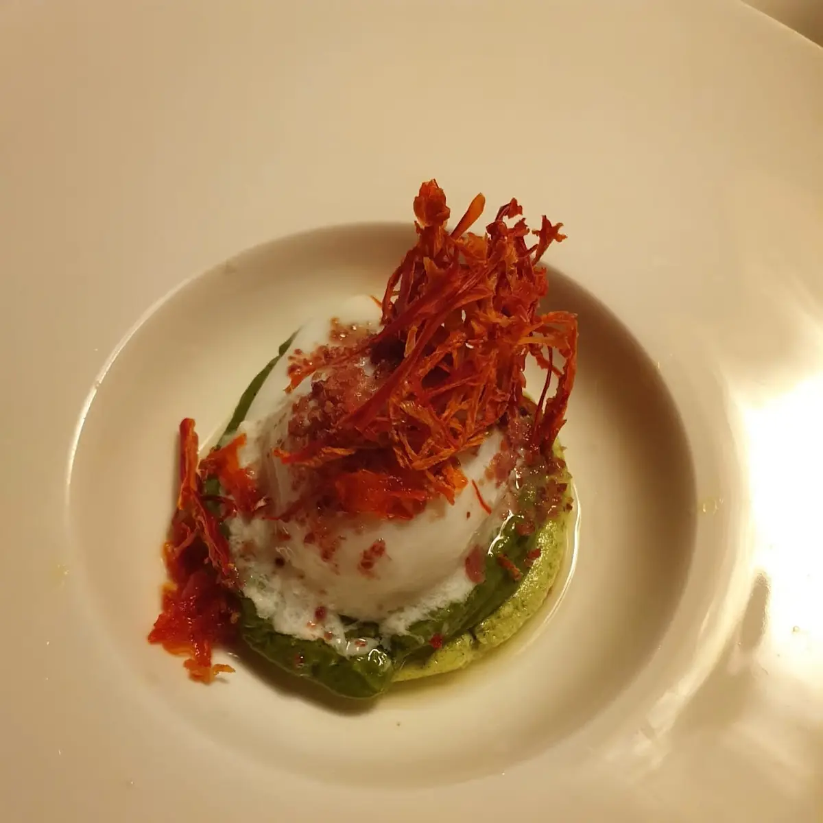 Pochiertes Ei Zucchinipuffer Paprika