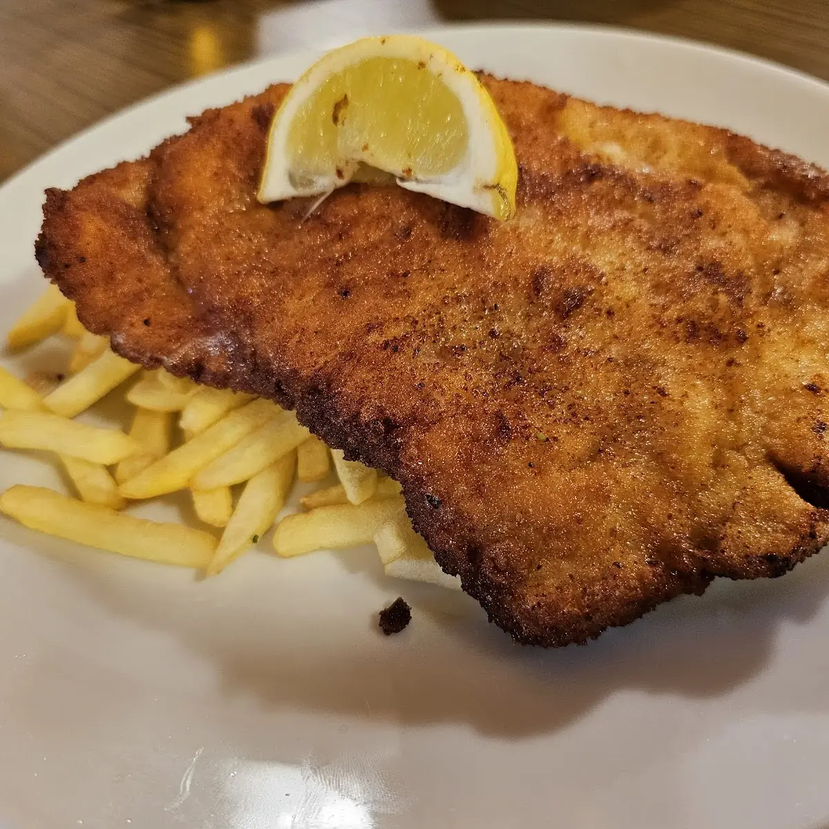 Putenschnitzel Mit Pommes
