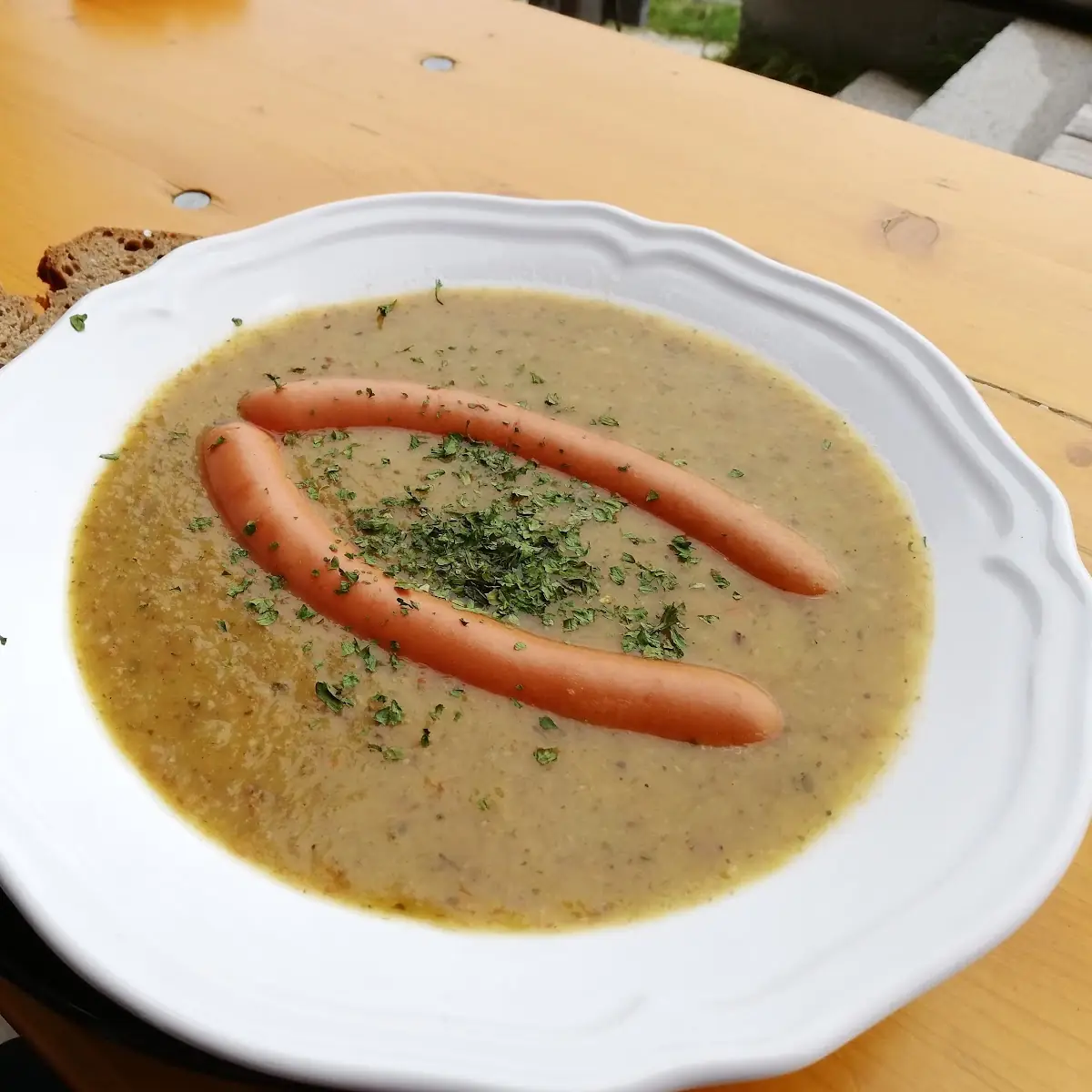 Hausgemachte Kartoffelsuppe Mit Würstl