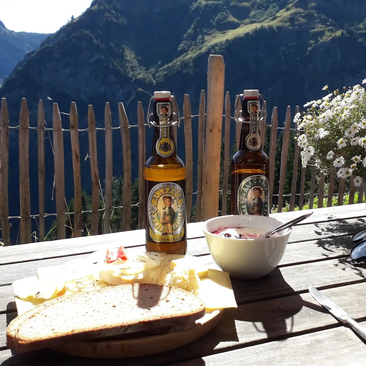 Käseplatte Mit Radler Und Bier