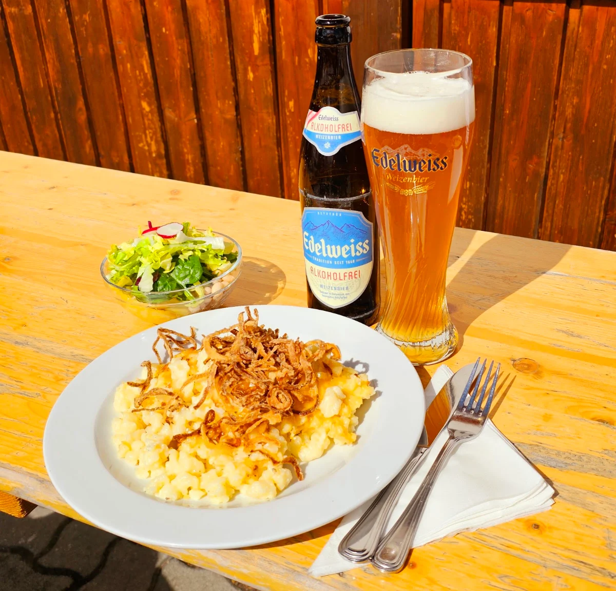 Käsespätzle Mit Grünem Salat