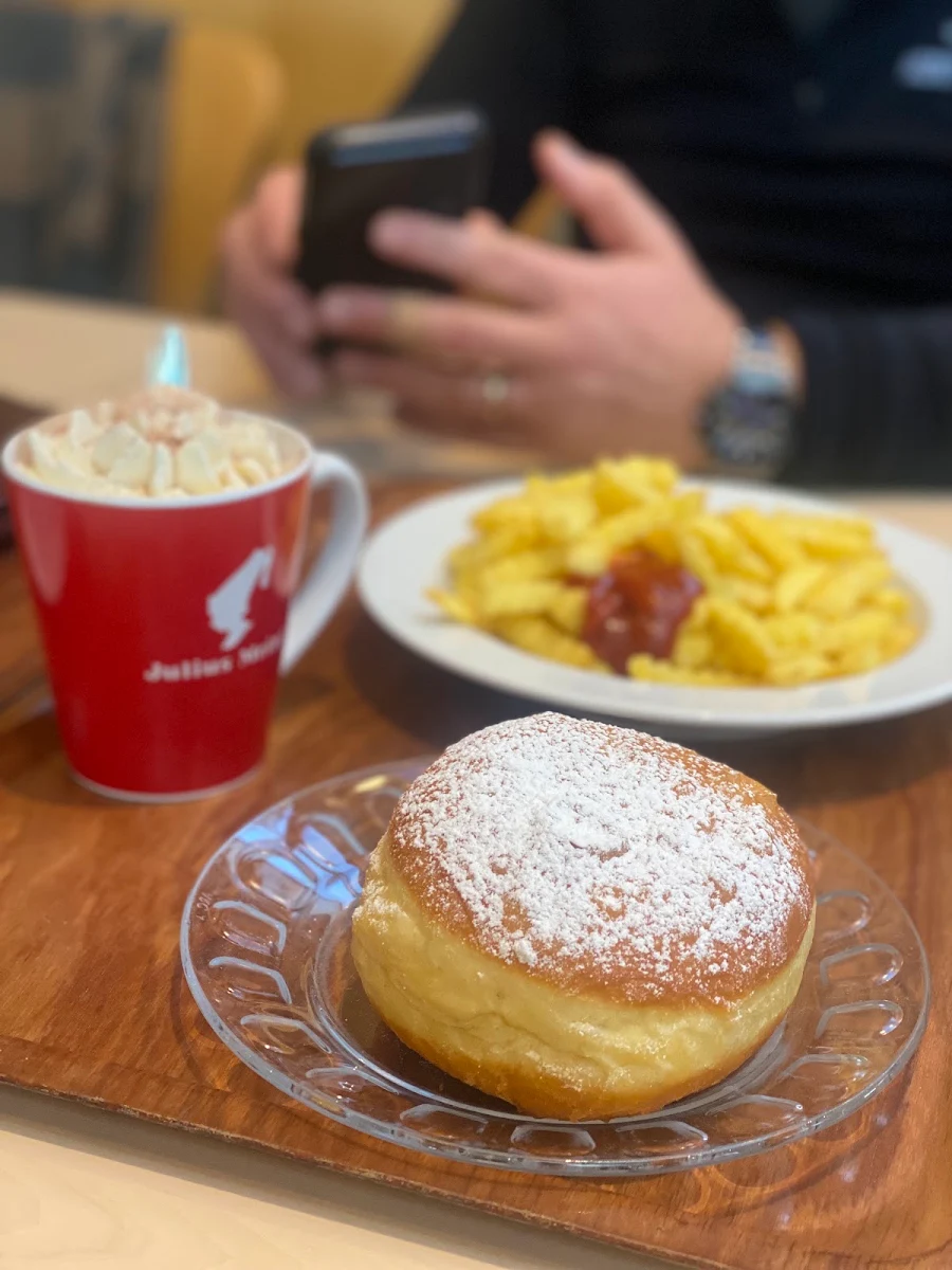 Pommes Donut And Hot Choco