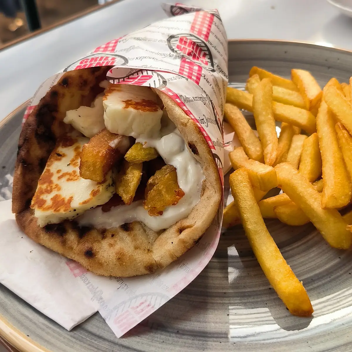 Halloumi Wrap Mit Pommes Frites