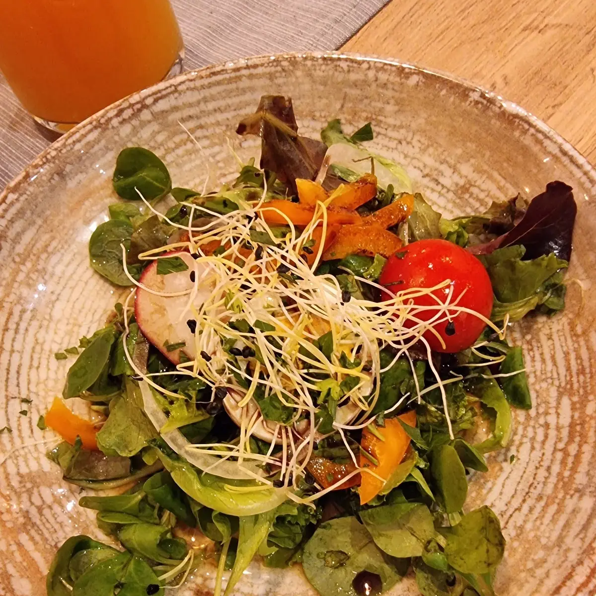 Grüner Salat Zu Nudelvariation