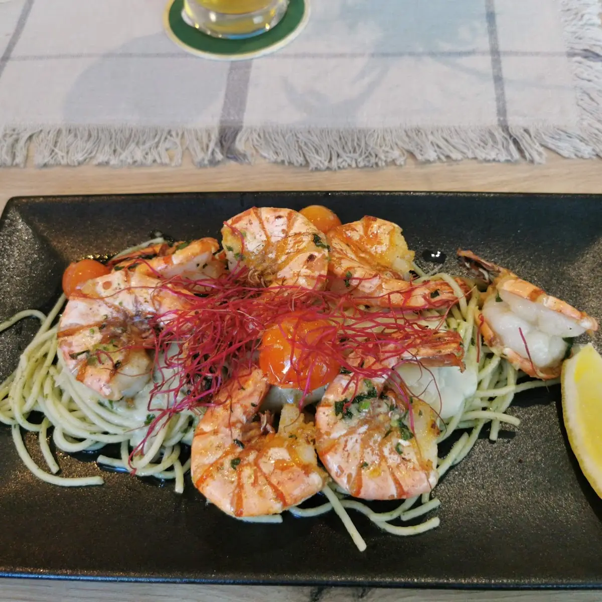 Spaghetti Mit Gegrillten Garnelen