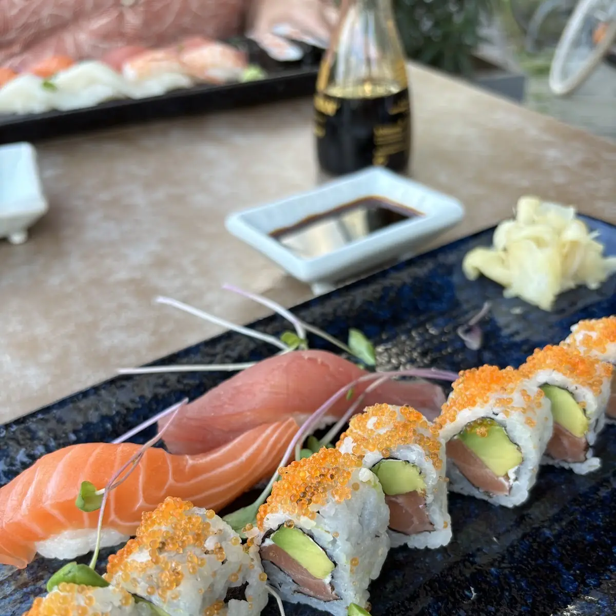 Philadelphia Maki Roll Lachs Avocado Frischkäse Nigiri Mit Garnele bzw Thunfisch
