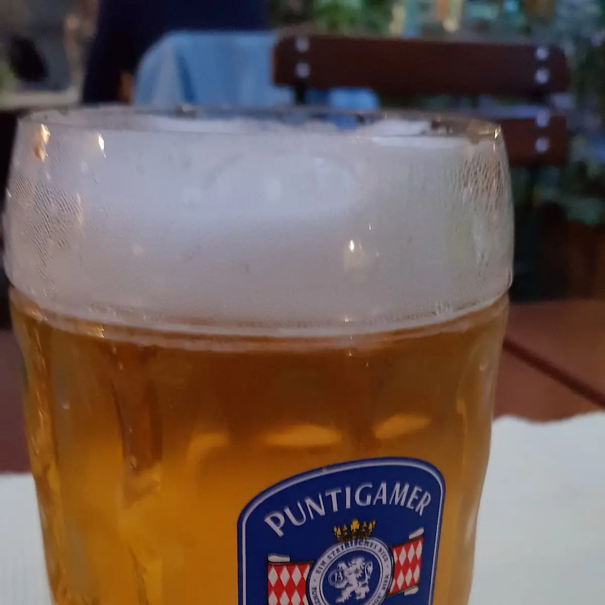 Frisch Gezapftes Bier