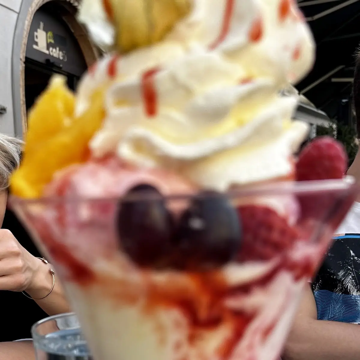 Früchteeisbecher