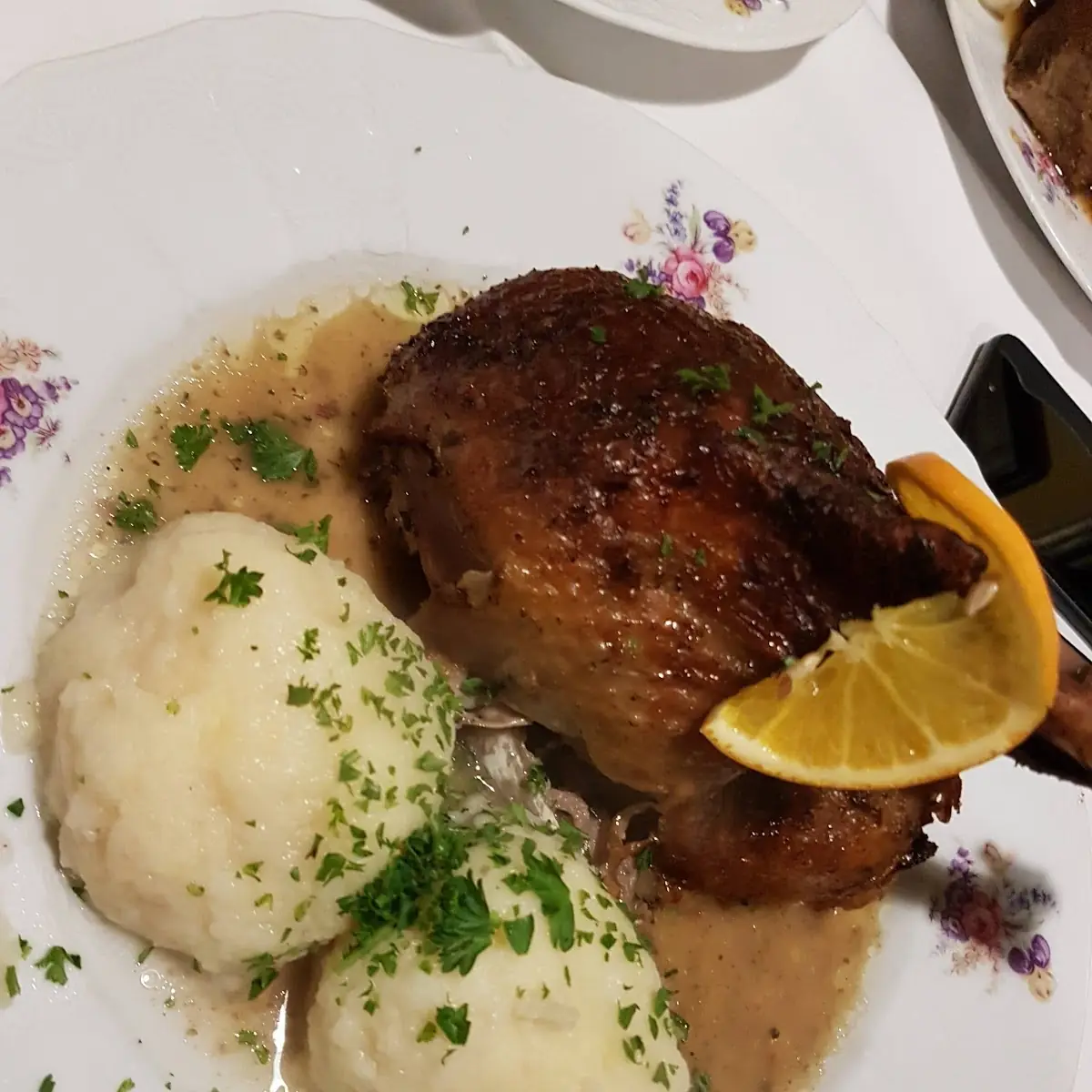 Ente Gebraten Mit Rotkraut Und Knödel