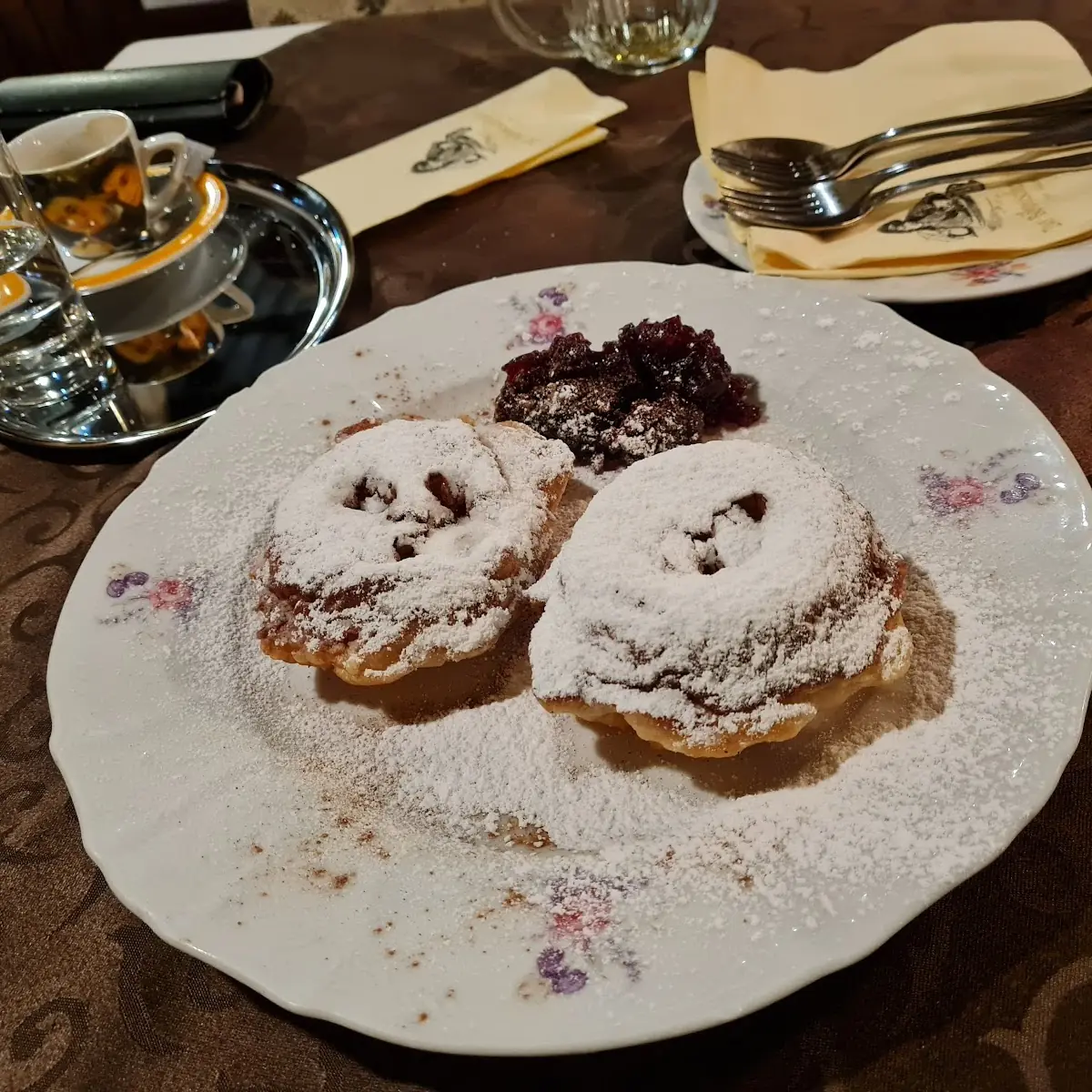 Gebackene Apfelspalten Mit Preiselbeeren