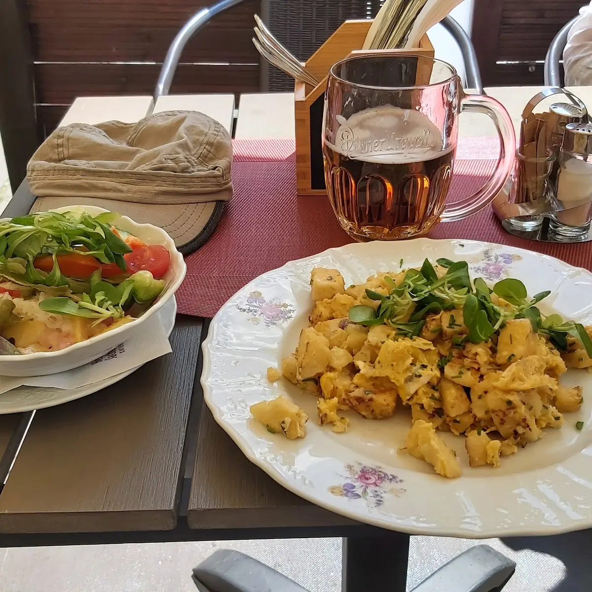 Großvaters Schusterbank Mit Bratkartoffeln