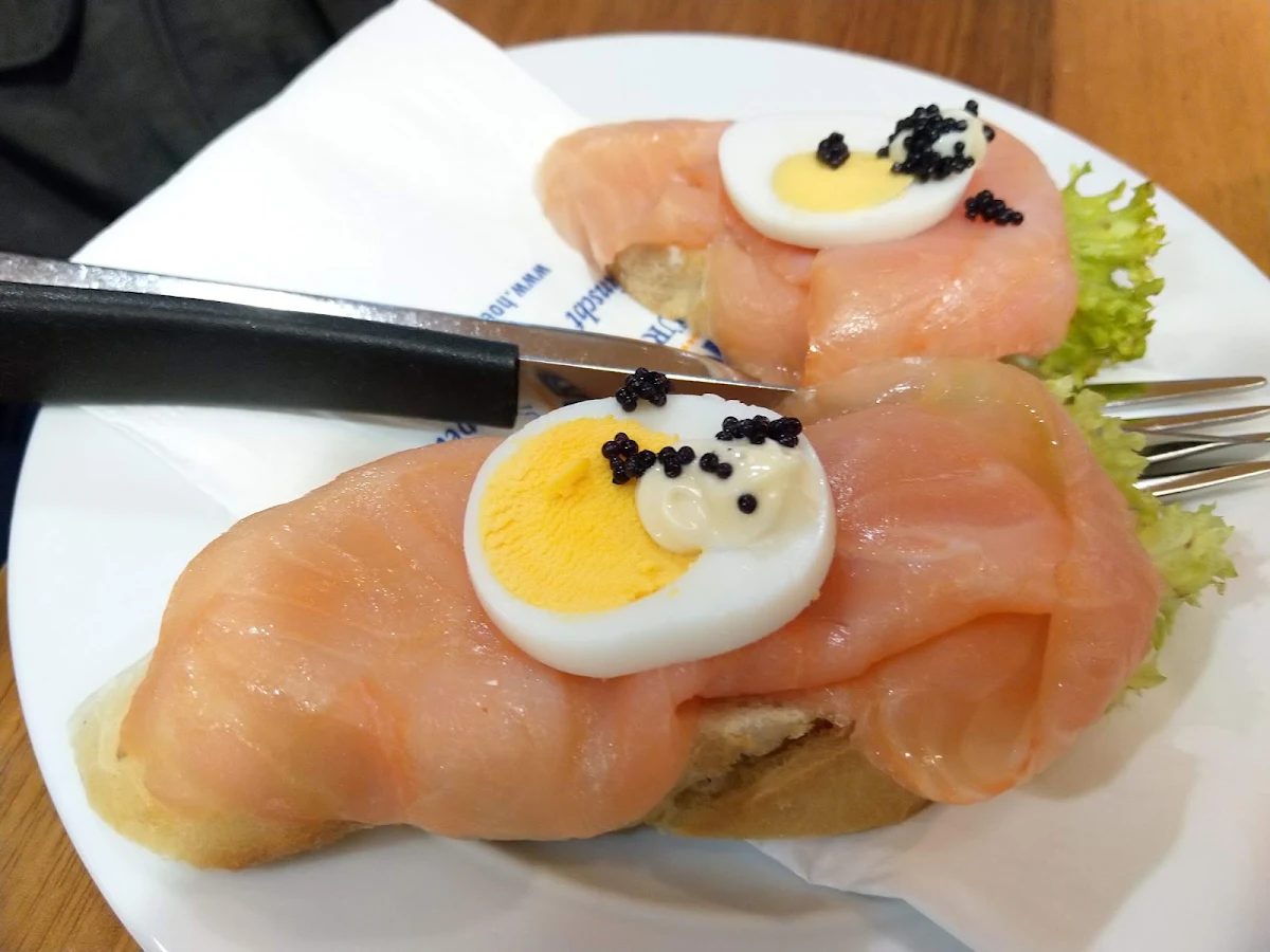 Lachsbrötchen