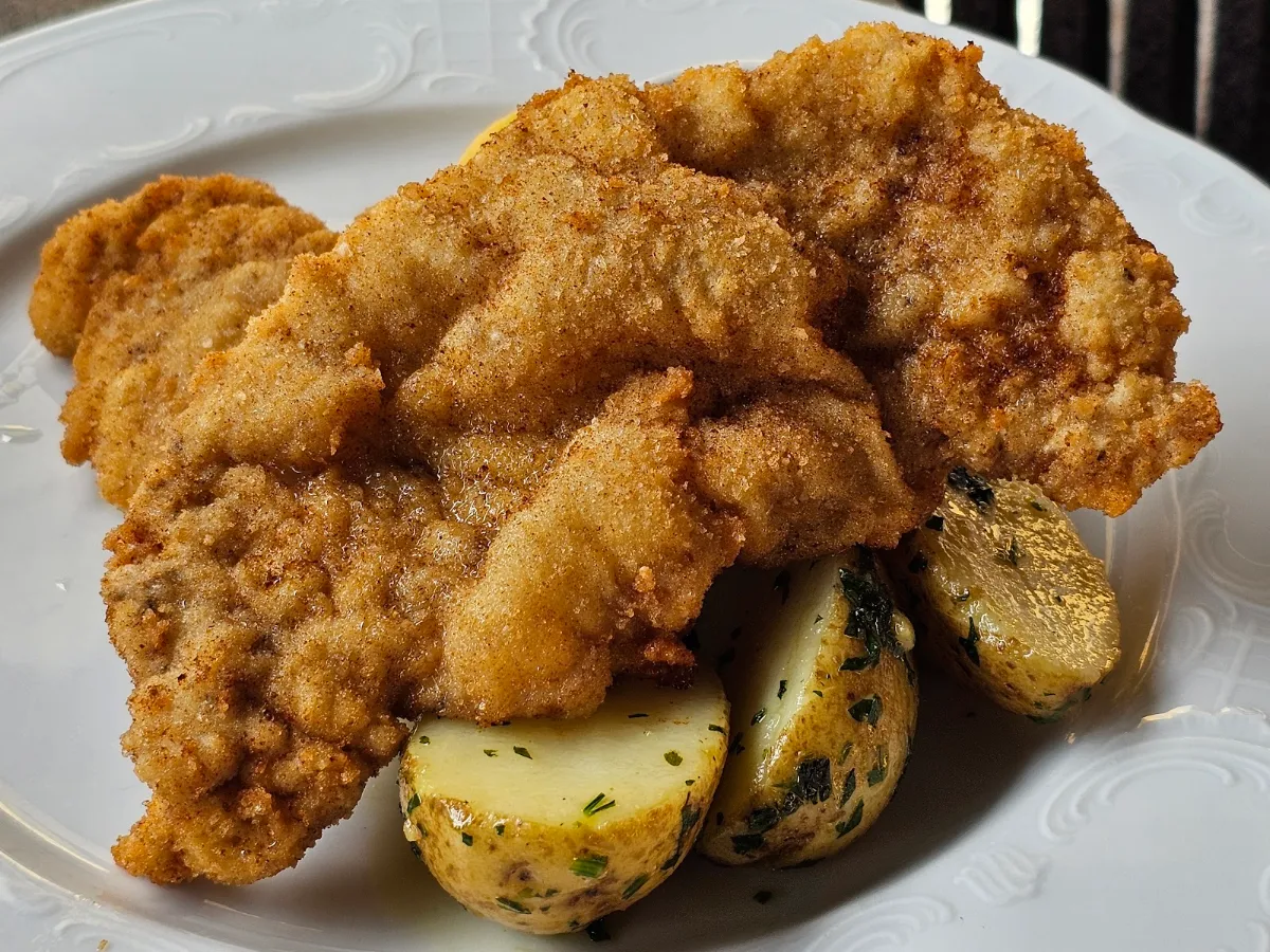 Wienerschnitzel Vom Schwein Mit Kartoffeln