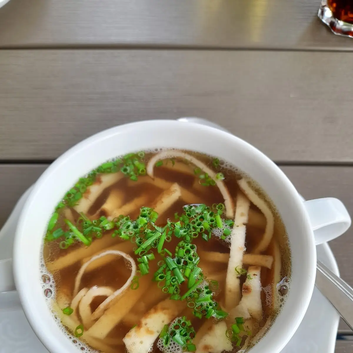 Rindssuppe Mit Frittaten Oder Leberknödel