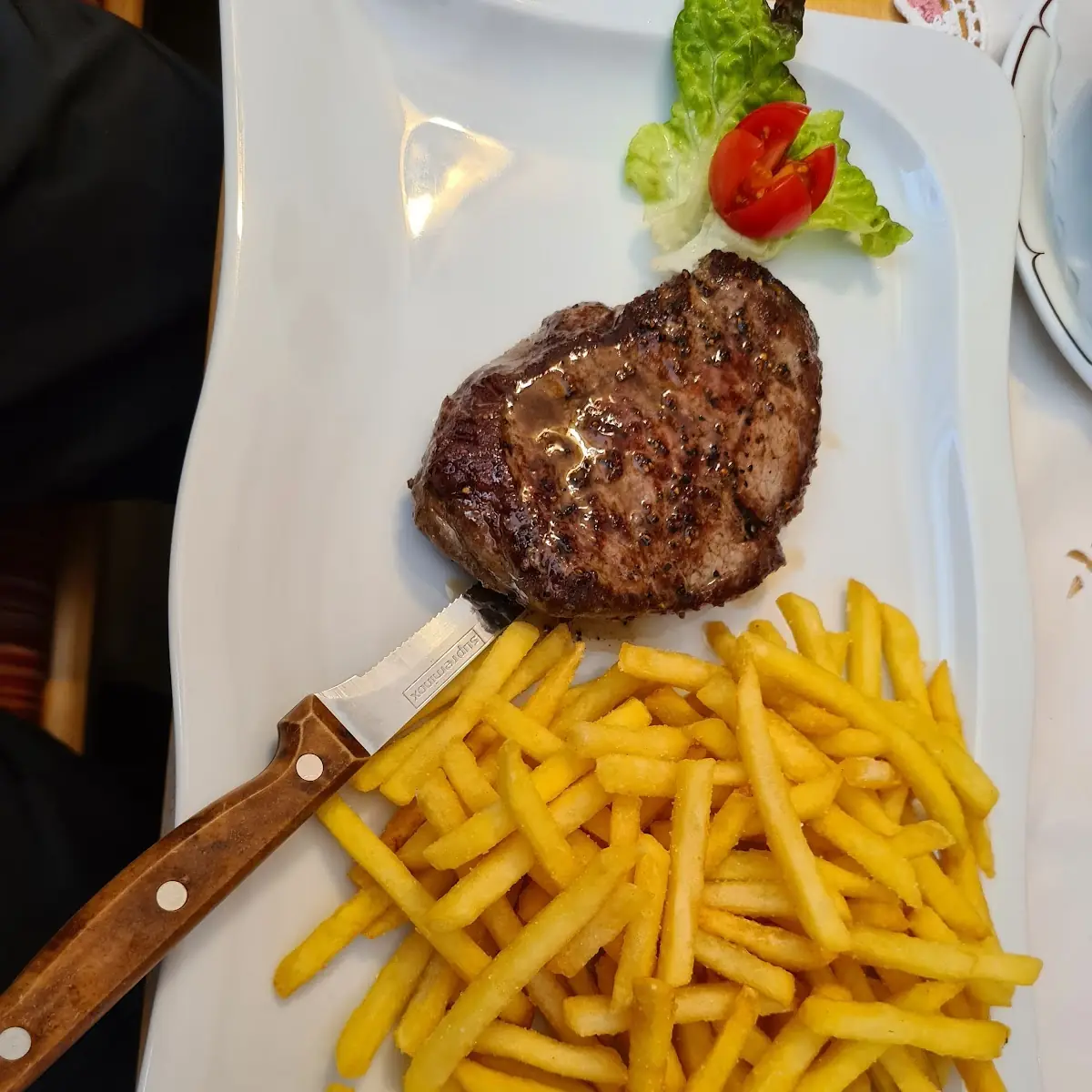 Filetsteak Mit Pommes