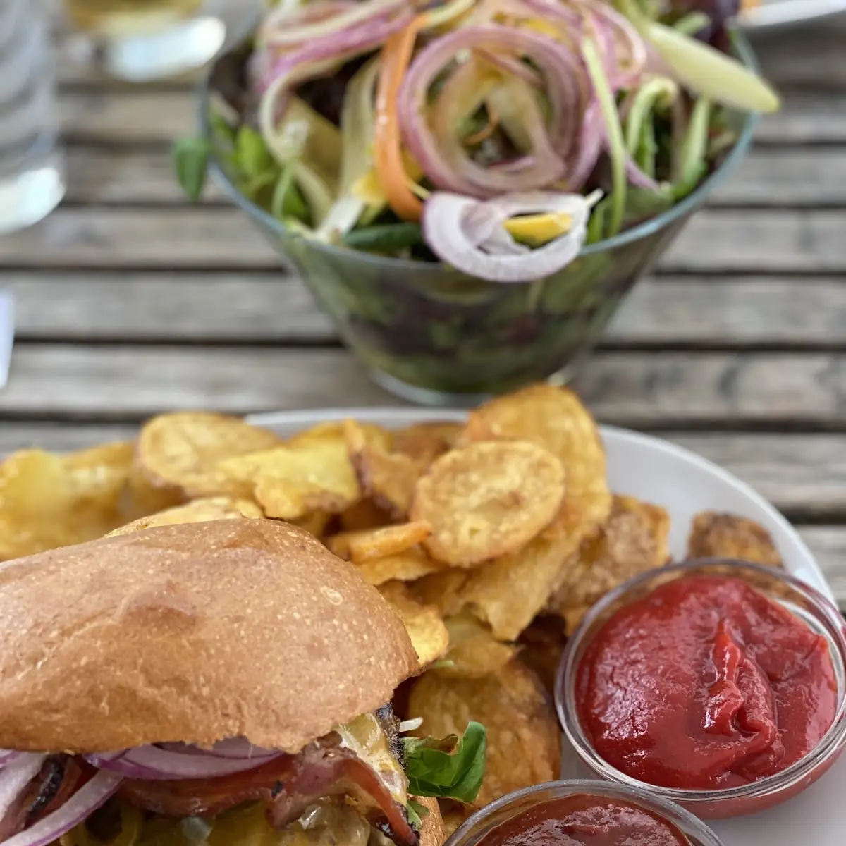 Burger Chips Sauce