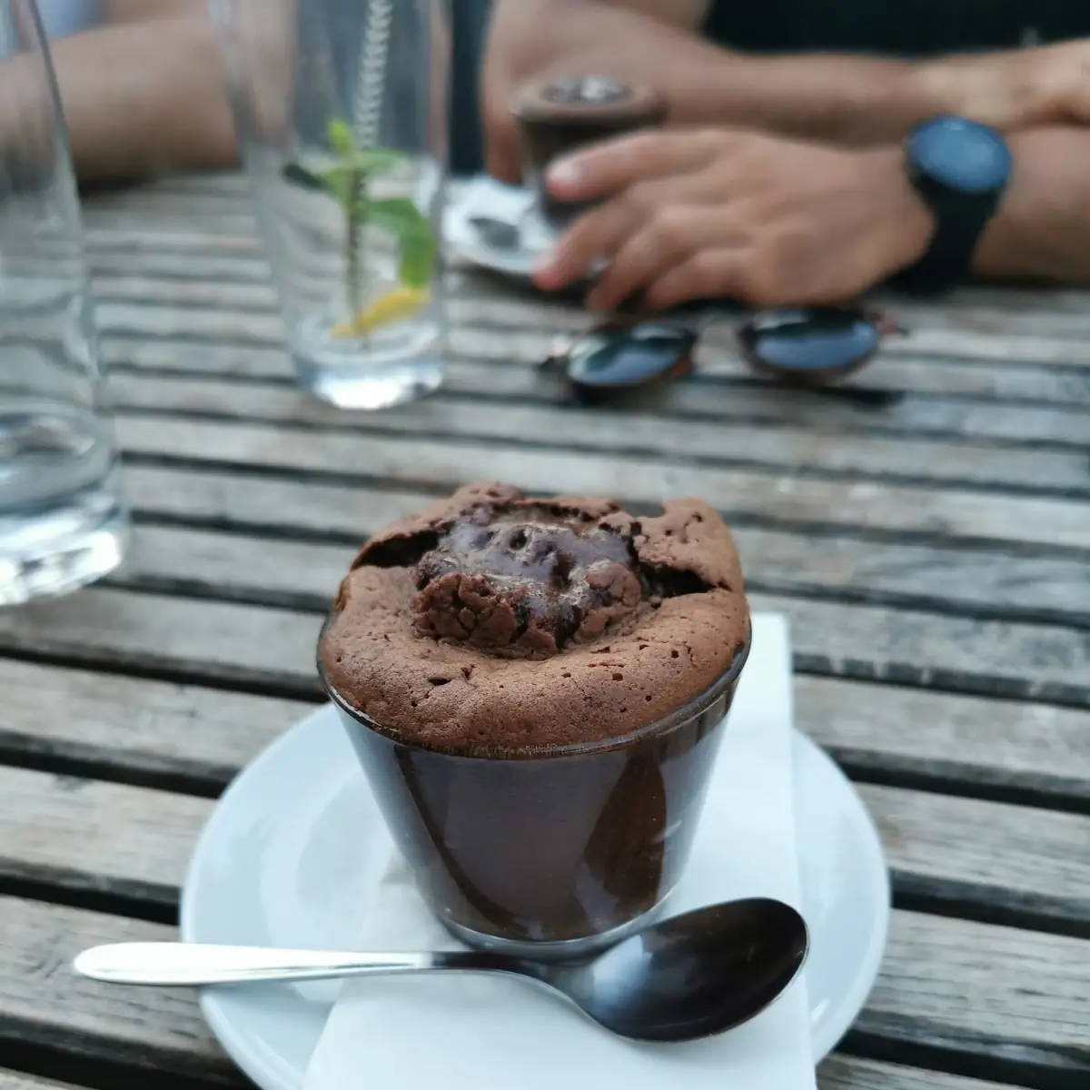Flüssiger Warmer Schokokuchen
