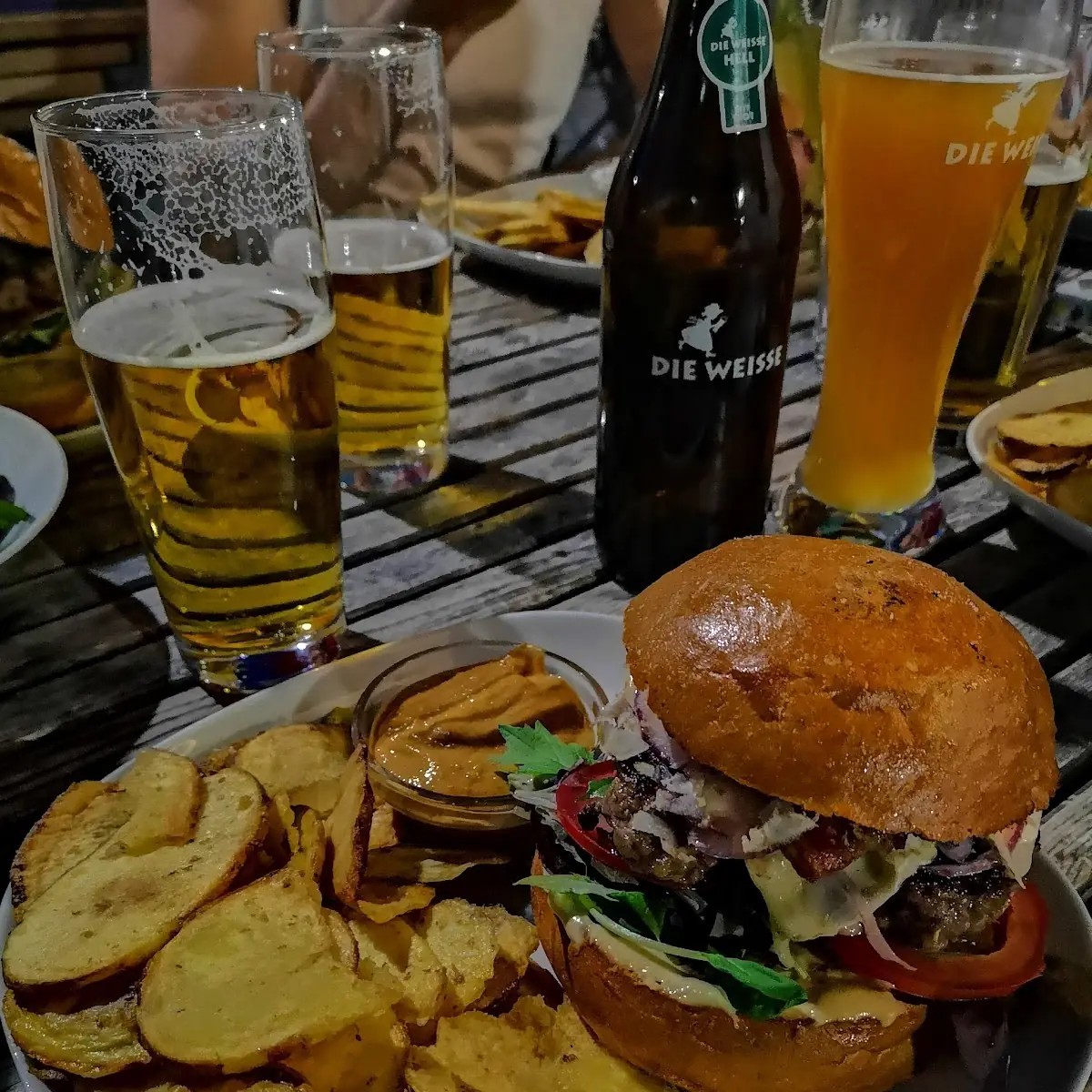 Le Burger and Fries