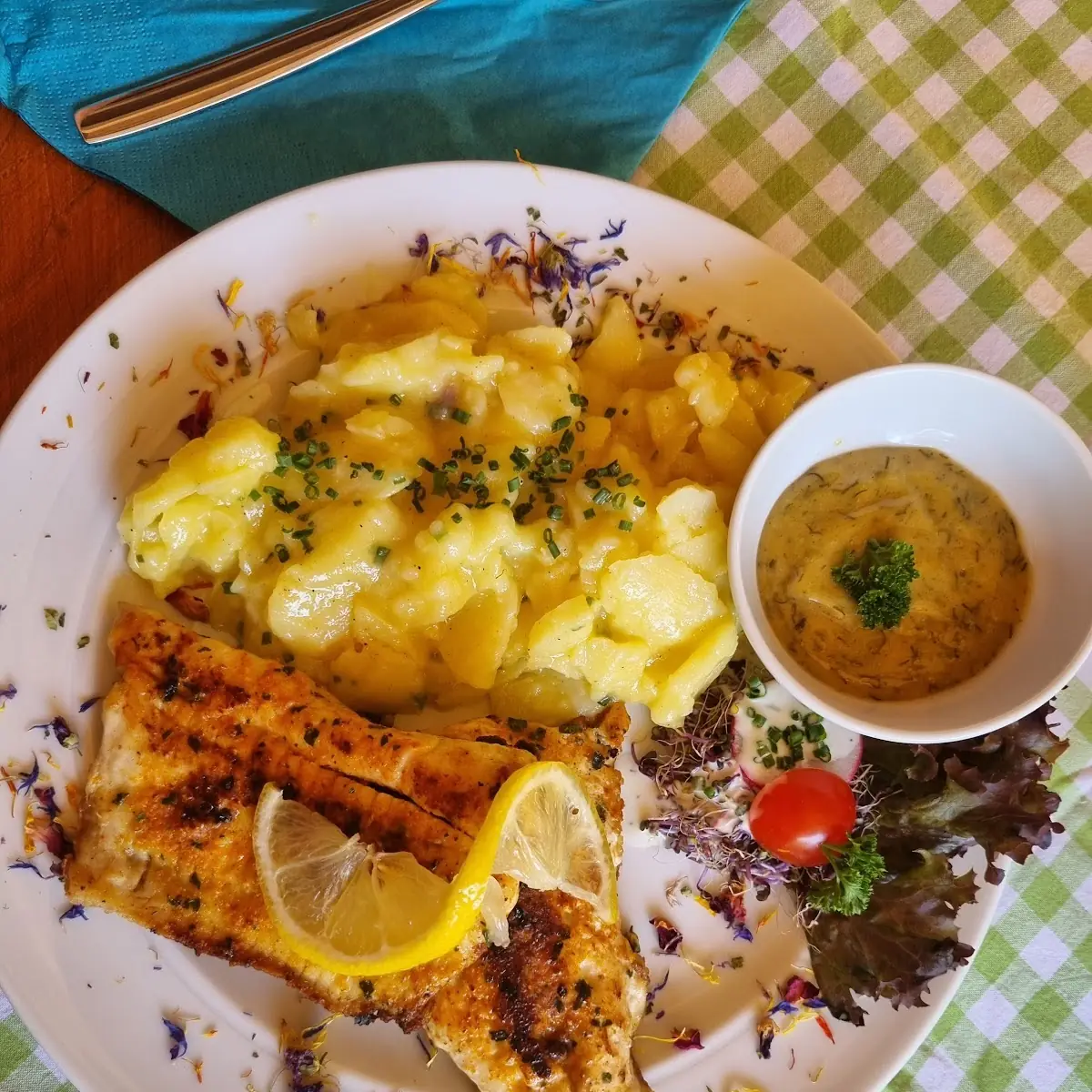 Forelle Filet Mit Kartoffelsalat