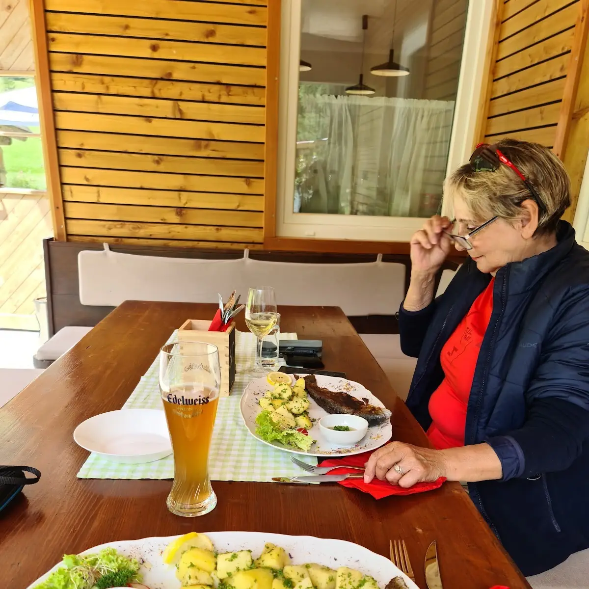Saibling Müllerinnen Art Mit Bratkartoffeln