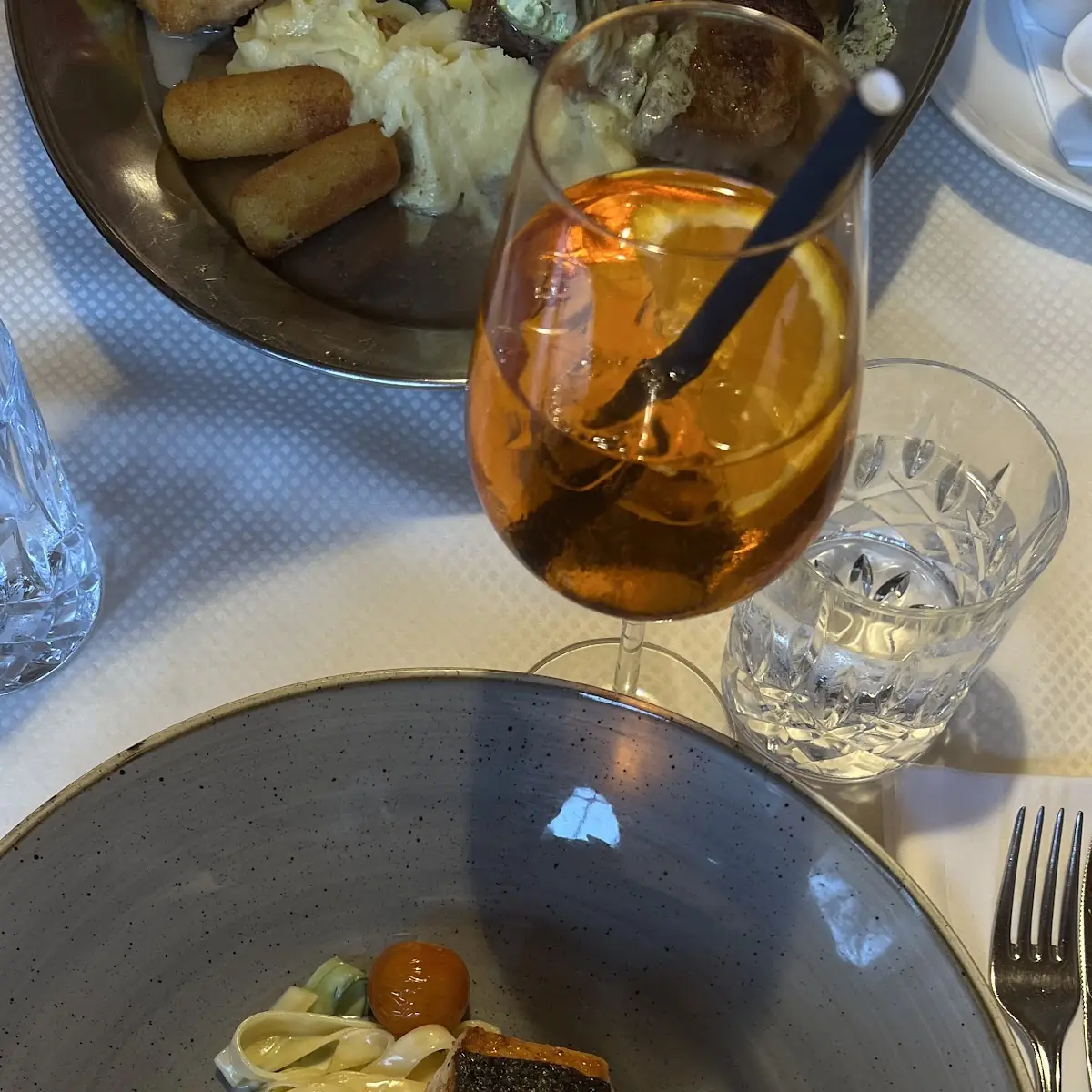 Gebratenes Lachsfilet Mit Tagliatelle