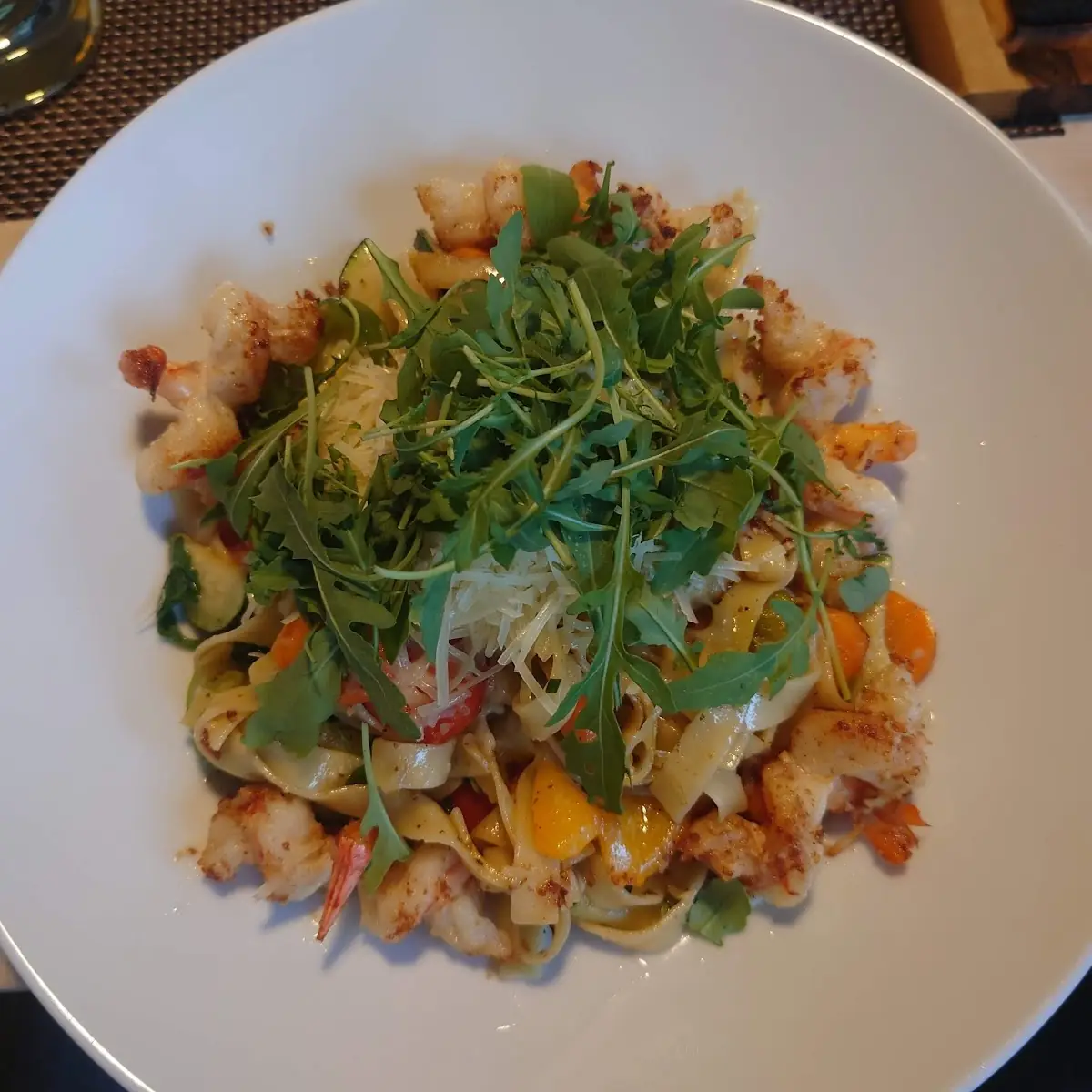 Tagliatelle Mit Garnelen Und Gemüse