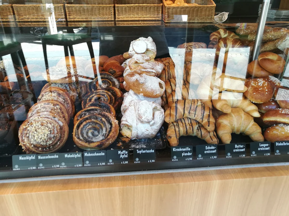 Brioches Varie Tipiche Del Posto