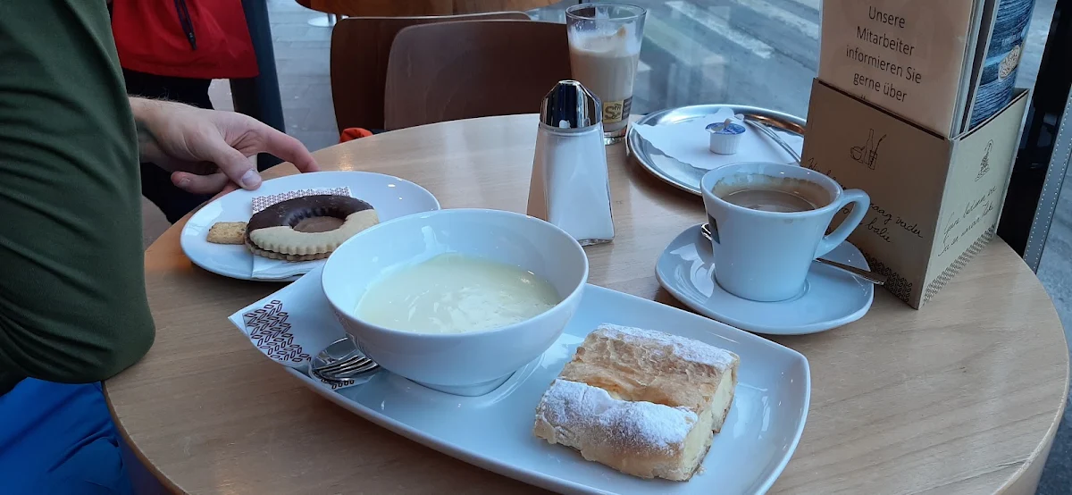 Topfenstrudel Mit Vanillrsoße