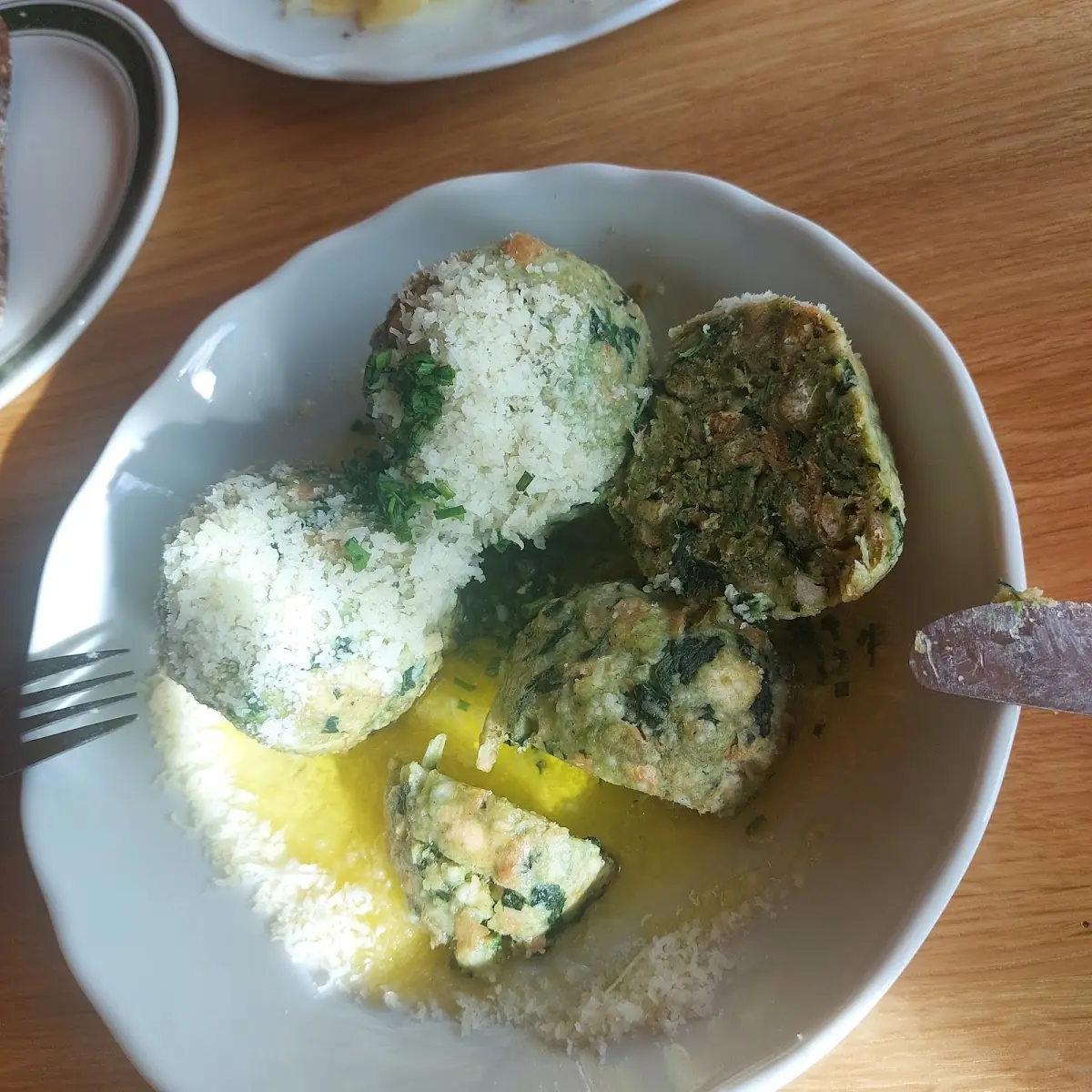 Spinatknödel Mit Heisser Butter Und Parmesan